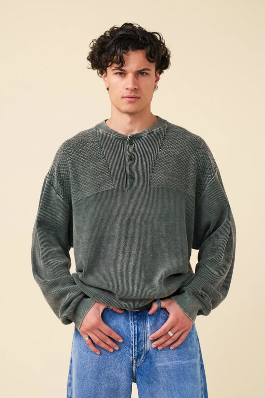 HALF BUTTON PANEL ACID WASHED PULLOVER