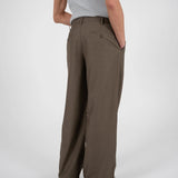 SOHO PLEATED PANTS